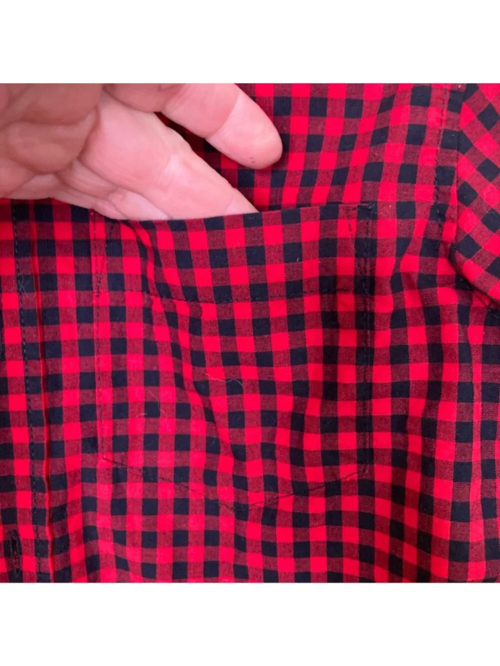 Old Navy Button Down Shirt Boys Small 6 7 Plaid Red Black Long Sleeve